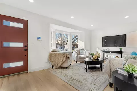 10141 S Artesian Ave, Chicago, IL 60655 photo 3
