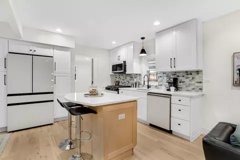 10141 S Artesian Ave, Chicago, IL 60655 photo 7