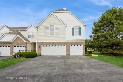 4 Arboretum Dr, Lombard, IL 60148