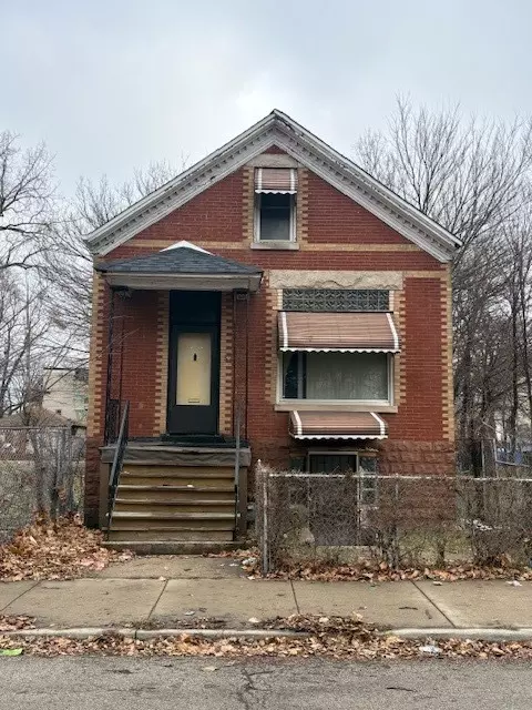 5245 S Racine Ave, Chicago, IL 60609