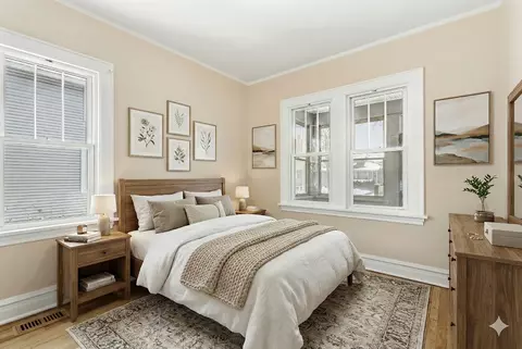 Bedroom - 1561 E Walnut Ave, Des Plaines, IL 60016 photo 1 of 7