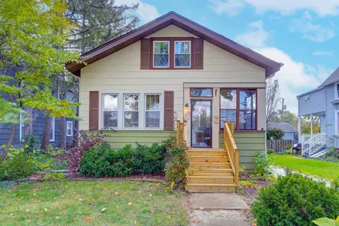 1561 E Walnut Ave, Des Plaines, IL 60016