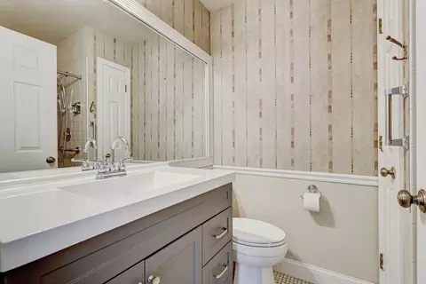 Bath - Undisclosed, Wheaton, IL 60189 photo 2 of 2