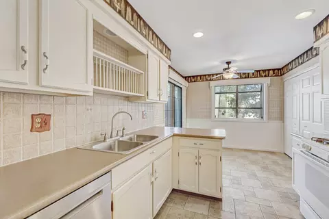Kitchen - Undisclosed, Wheaton, IL 60189 photo 3 of 5