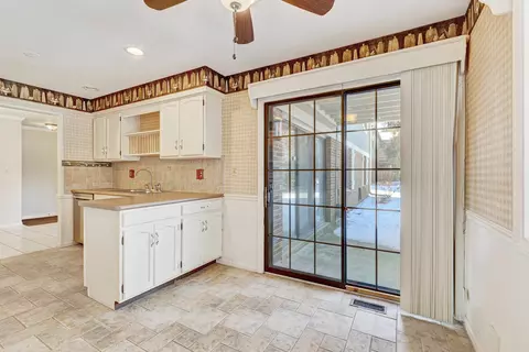 Kitchen - Undisclosed, Wheaton, IL 60189 photo 5 of 5