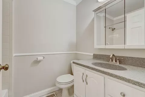 Bath - Undisclosed, Wheaton, IL 60189 photo 1 of 2