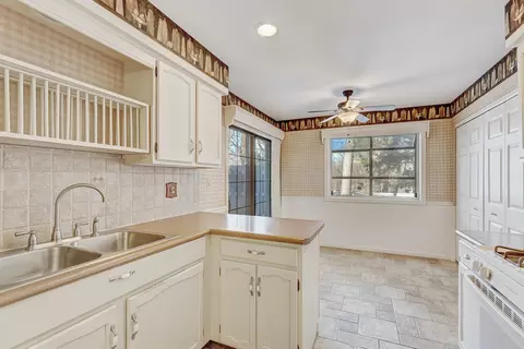 Kitchen - Undisclosed, Wheaton, IL 60189 photo 1 of 5