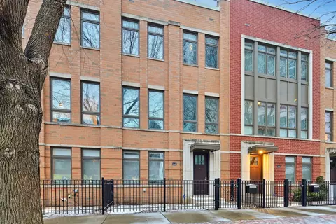 1640 S Prairie Ave, Chicago, IL 60616