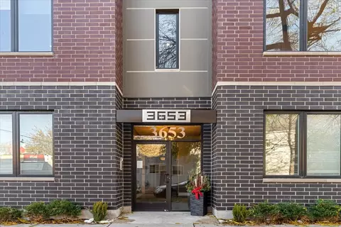 3653 W Barry Ave #2W, Chicago, IL 60618