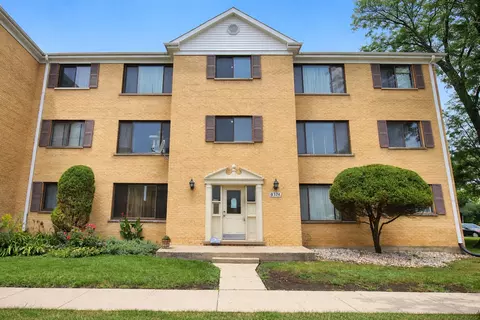 9375 Hamilton Ct #E, Des Plaines, IL 60016