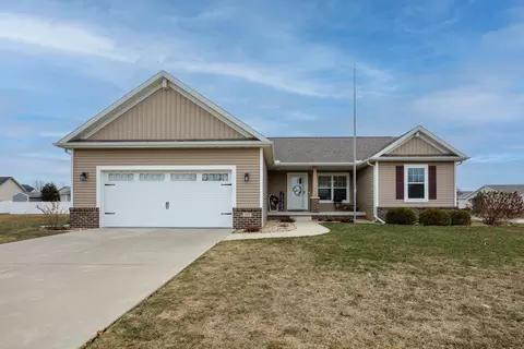 407 Bobwhite Way, Normal, IL 61761