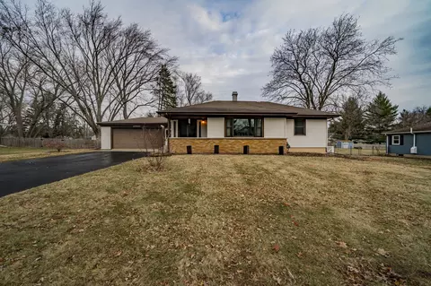 28 W544 Forest View Ave, Warrenville, IL 60555