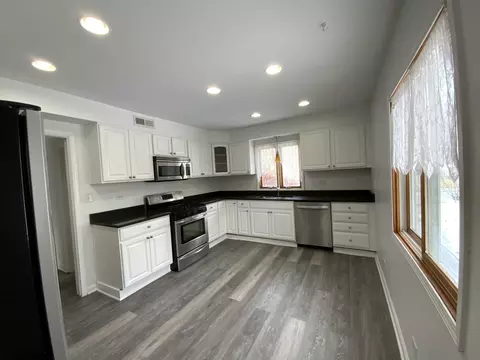 Kitchen - 160 Ingleside Ave, Aurora, IL 60506 photo 1 of 2