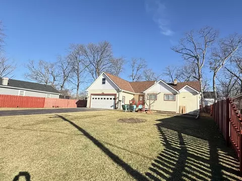 529 N Ravine Dr, Round Lake Park, IL 60073