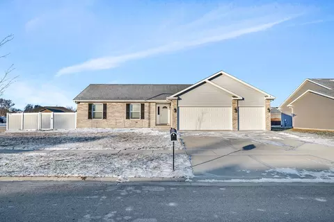 250 S Short Dr, Coal City, IL 60416