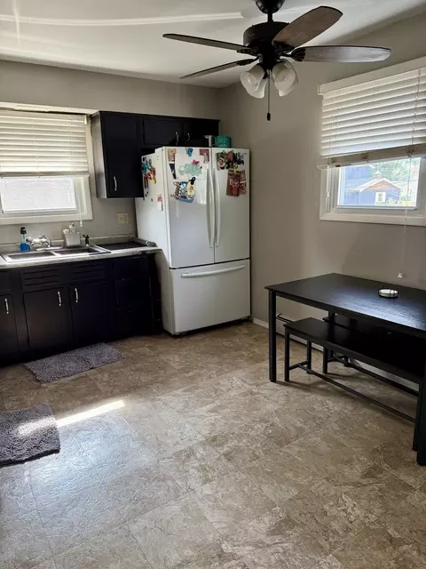 Kitchen - 5653 Dover Rd, Oak Forest, IL 60452 photo 2 of 2