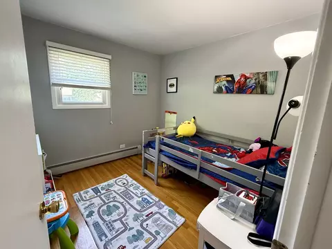 Bedroom - 5653 Dover Rd, Oak Forest, IL 60452 photo 4 of 4