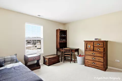 Bedroom - 5912 Dublin Ct, Mchenry, IL 60050 photo 4 of 5