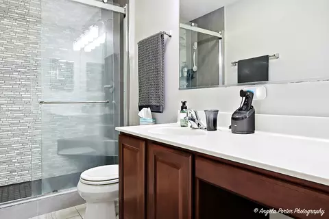 Bath - 5912 Dublin Ct, Mchenry, IL 60050 photo 2 of 3