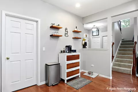 Entry Way - 5912 Dublin Ct, Mchenry, IL 60050 photo 2 of 3