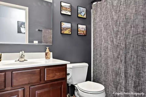 Bath - 5912 Dublin Ct, Mchenry, IL 60050 photo 3 of 3
