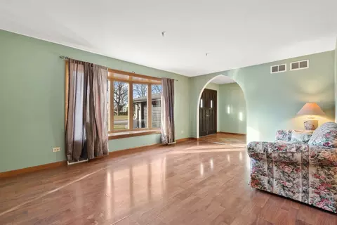 Living - 17759 Maple St, Lansing, IL 60438 photo 3 of 5