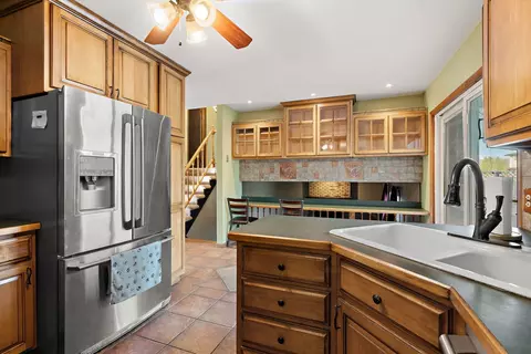 Kitchen - 17759 Maple St, Lansing, IL 60438 photo 2 of 4
