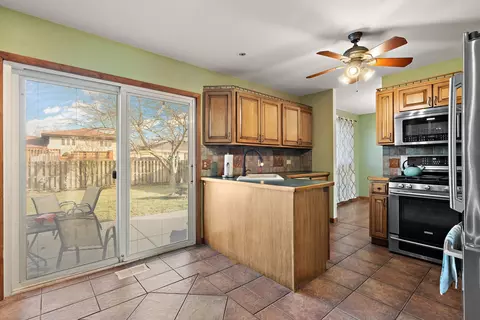 Kitchen - 17759 Maple St, Lansing, IL 60438 photo 1 of 4