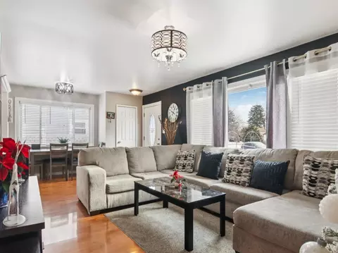 Living - 2124 Halsey Dr, Des Plaines, IL 60018 photo 2 of 3