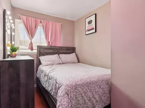 Bedroom - 2124 Halsey Dr, Des Plaines, IL 60018 photo 3 of 6
