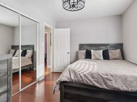 Bedroom - 2124 Halsey Dr, Des Plaines, IL 60018 photo 5 of 6
