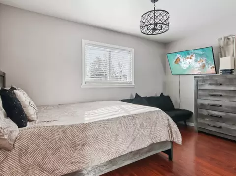 Bedroom - 2124 Halsey Dr, Des Plaines, IL 60018 photo 4 of 6