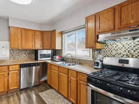 Kitchen - 2124 Halsey Dr, Des Plaines, IL 60018 photo 1 of 3