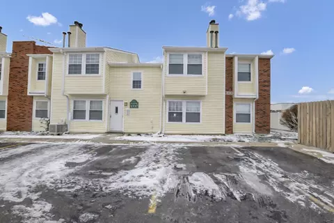 1337 E Wyndham Cir #208, Palatine, IL 60074