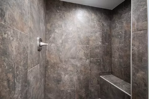 Bath - 518 E 90th St, Chicago, IL 60619 photo 7 of 8
