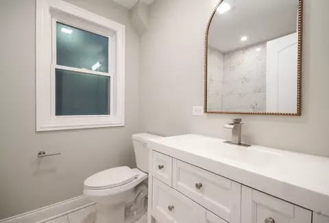 Bath - 518 E 90th St, Chicago, IL 60619 photo 1 of 8