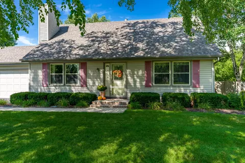 Exterior - 11748 Cedarbrook Rd, Roscoe, IL 61073 photo 3 of 15