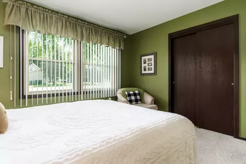 Bedroom - 11748 Cedarbrook Rd, Roscoe, IL 61073 photo 5 of 7