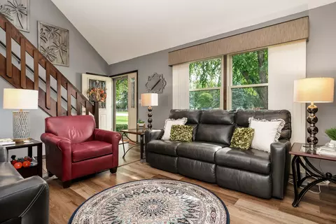 Living - 11748 Cedarbrook Rd, Roscoe, IL 61073 photo 3 of 4