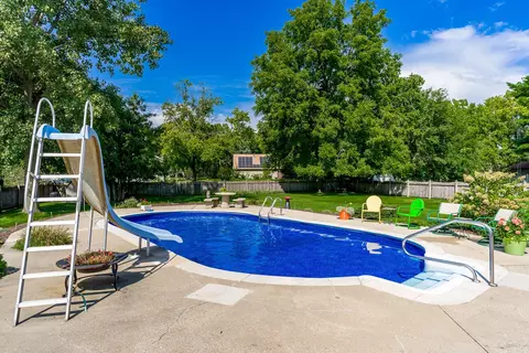 Exterior - 11748 Cedarbrook Rd, Roscoe, IL 61073 photo 6 of 15
