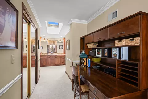 Entry Way - 5187 Chambers Dr, Hoffman Estates, IL 60010 photo 1 of 2
