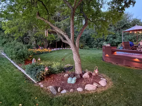 Exterior - 5187 Chambers Dr, Hoffman Estates, IL 60010 photo 6 of 13