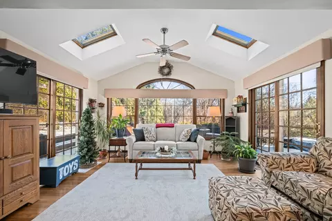 Other - 5187 Chambers Dr, Hoffman Estates, IL 60010 photo 2 of 13