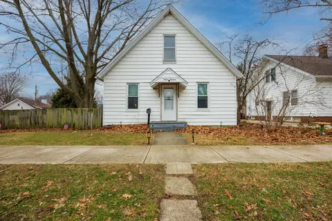 1213 S Madison St, Bloomington, IL 61701