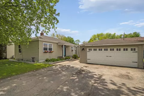 159 Josephine Ave, South Elgin, IL 60177