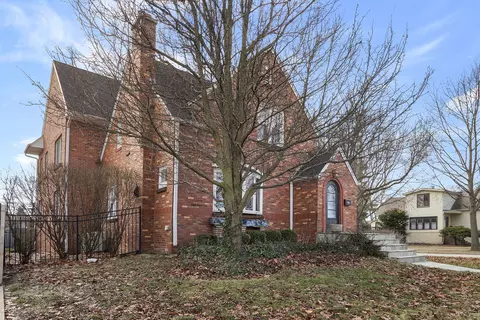1005 Woodlawn Ave, Des Plaines, IL 60016