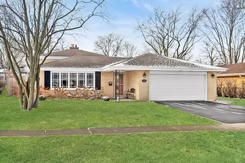 906 S We Go Trl, Mount Prospect, IL 60056