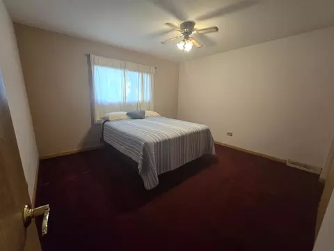 Bedroom - 14431 Tripp Ave, Midlothian, IL 60445 photo 1 of 1