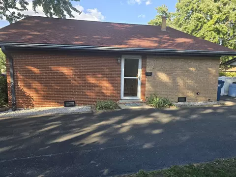Exterior - 14431 Tripp Ave, Midlothian, IL 60445 photo 2 of 2