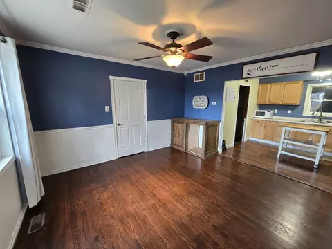 Living - 16517 Plainview Dr, Markham, IL 60428 photo 2 of 6